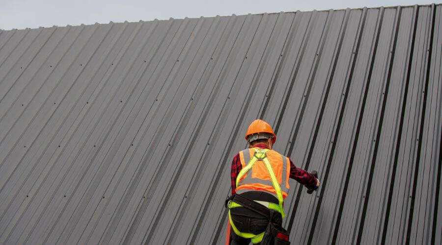 Expert Emergency Roof Repairs services in Thompsonville, MI